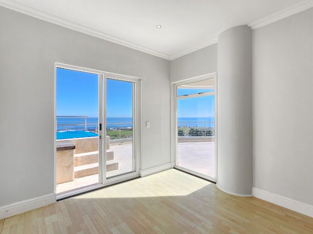 To Let 3 Bedroom Property for Rent in Mouille Point Western Cape